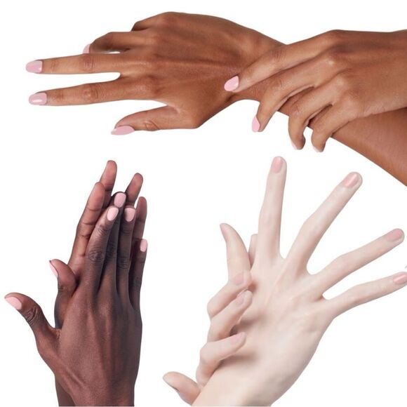 GUCCI NAIL POLISH “ELLEN BLUSH” 413 | HIGH-SHINE FINISH – LUXURY BLUSH PINK - Picture 9 of 17